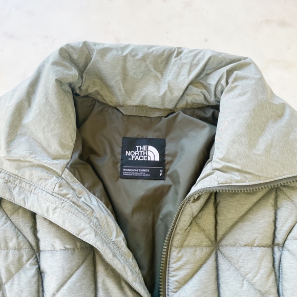 The North Face Puffy Insulated Parka Coat - Picture 6 of 16